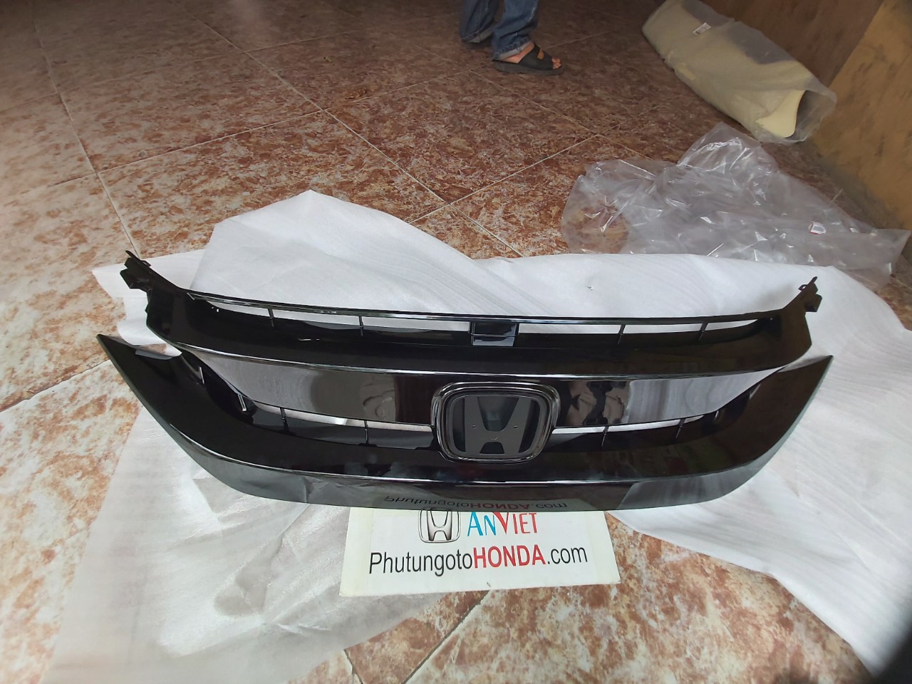 Mặt ca lăng xe Honda CIVIC 2018
